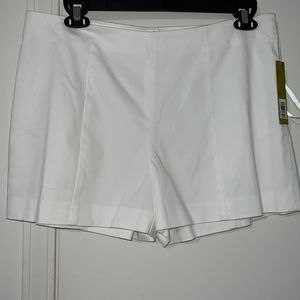 NWT GIANNI BINI white shorts